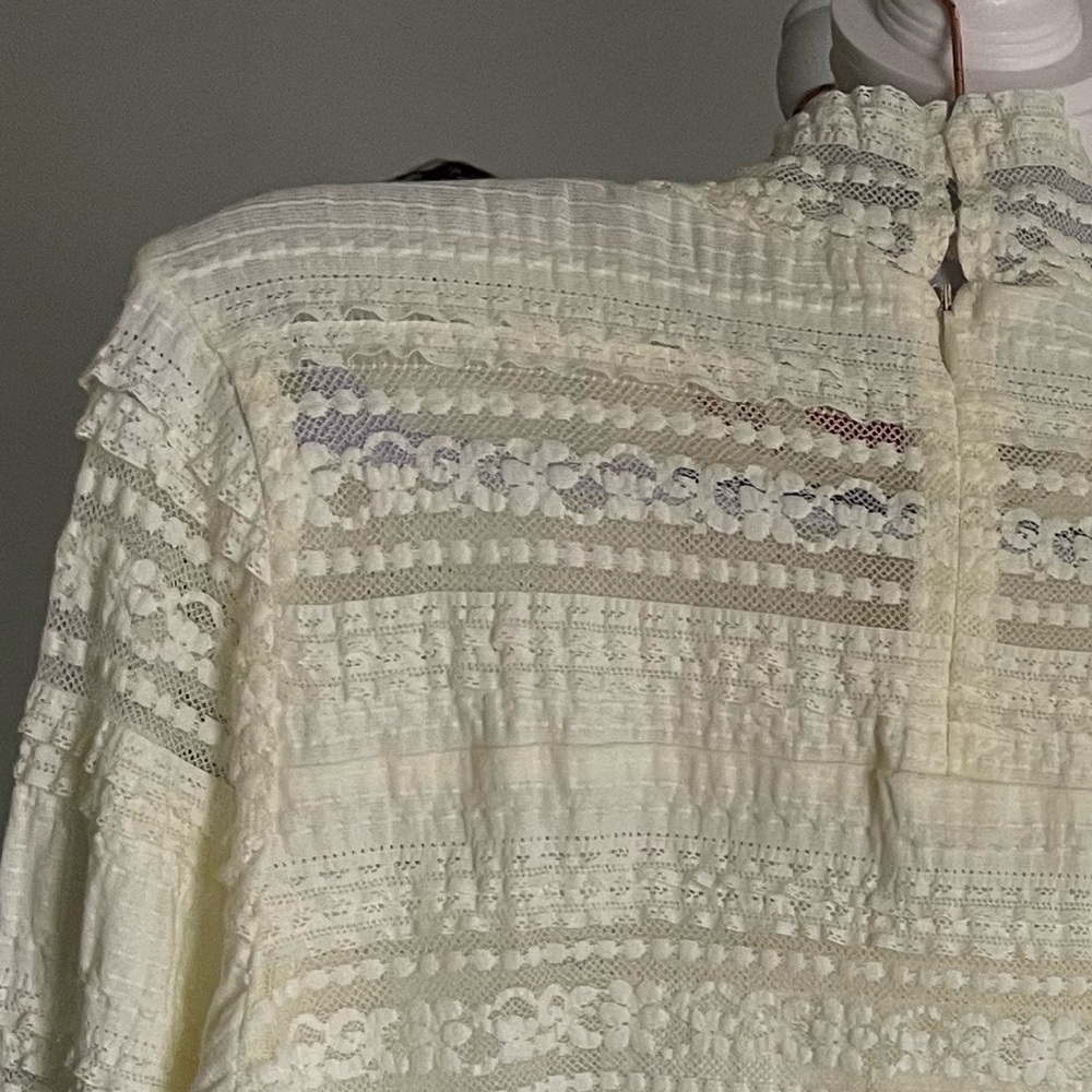 NWT EVEREVE Women's Endless Rose Mock Neck Textured Lace Top. Size medium - Picture 8 of 11